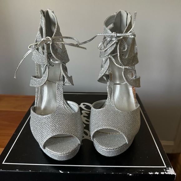 Women’s Silver Glitter Platform Sandal Pump Heels Size 7.5 - Picture 4 of 5
